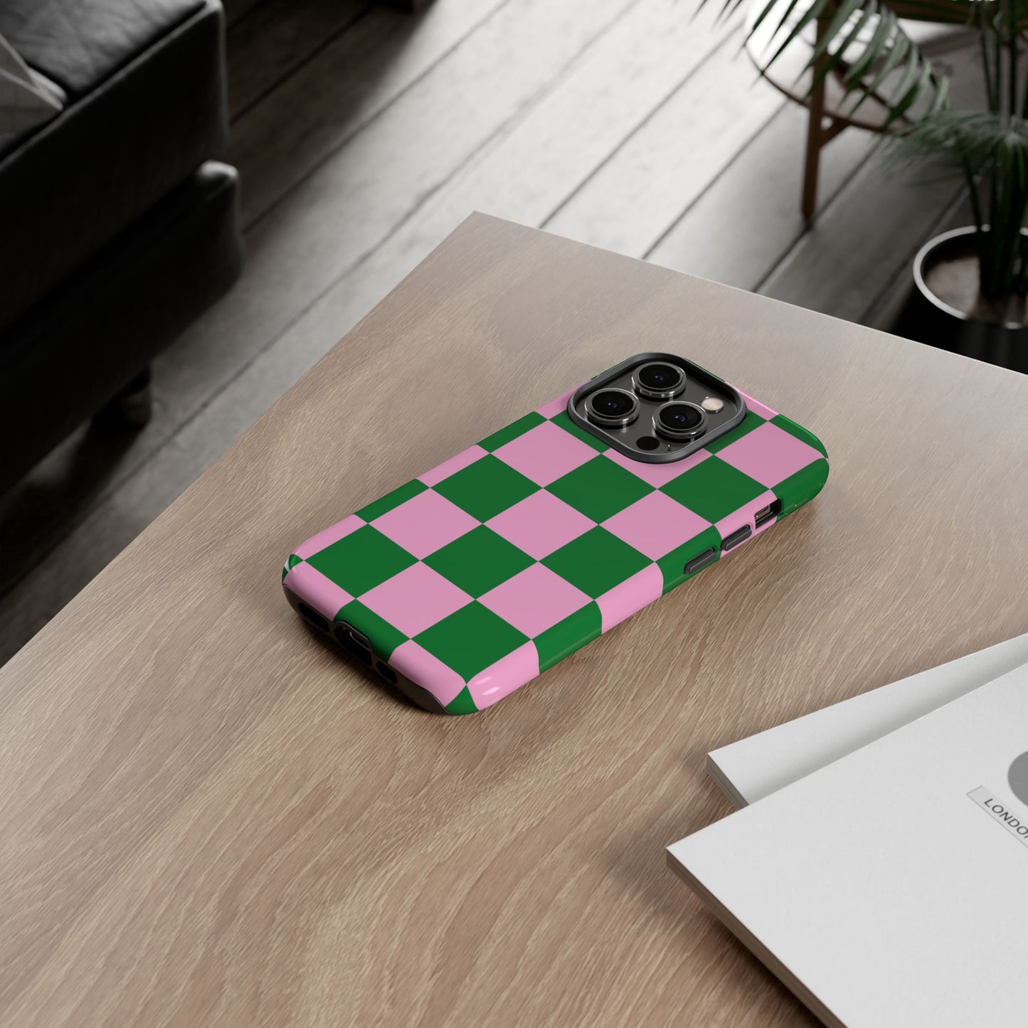 Pink Retro Checkered Phone Case – 90s Aesthetic, Vintage Grid Pattern for iPhone & Samsung - JGUS