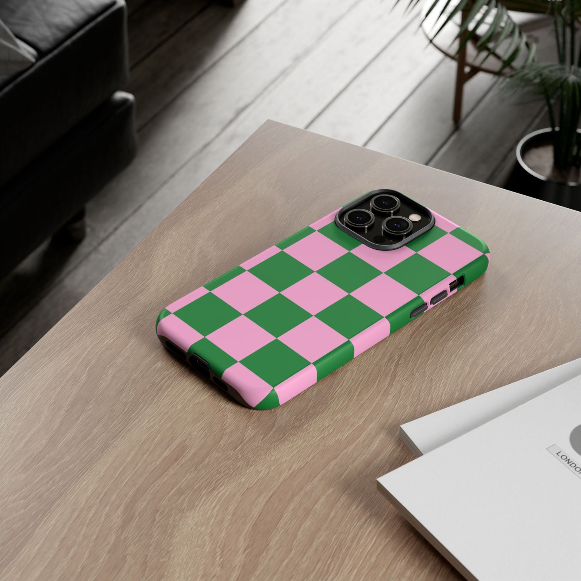 Pink Retro Checkered Phone Case – 90s Aesthetic, Vintage Grid Pattern for iPhone & Samsung - JGUS